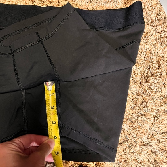 Lululemon Bike Shorts - Wore 1x - Black - excellent condition- size 6 - Picture 5 of 6